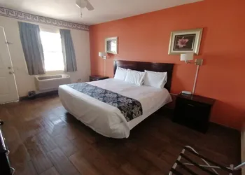 Hotel Express Inn hotel thumbnail 6