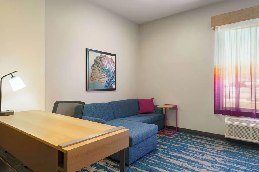 La Quinta Inn & Suites by Wyndham San Antonio Seaworld/LAFB hotel detail image 6