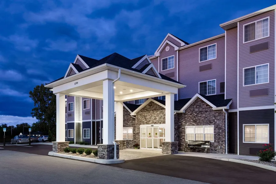 Microtel Inn & Suites by Wyndham Farmington hotel detail image 2