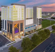 La Quinta Inn & Suites by Wyndham Nashville Downtown / Stadium hotel detail image 3