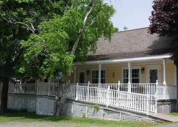 Shining Waters Country Inn hotel thumbnail 2