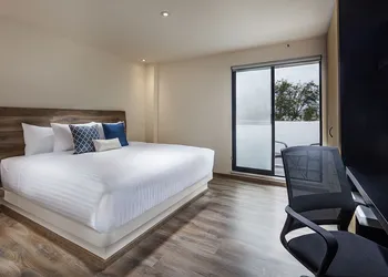 ROOM Hotel & Suites hotel thumbnail 6