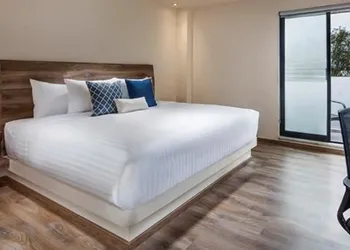ROOM Hotel & Suites hotel thumbnail 8