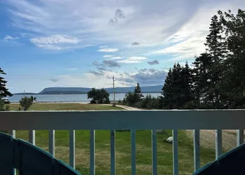 Sea Breeze Cottages And Motel hotel thumbnail 6