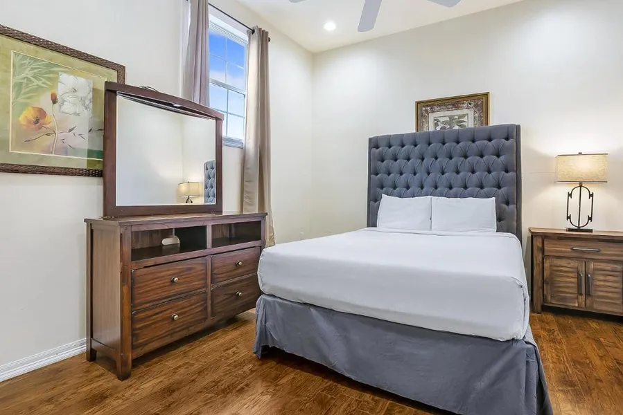 Modern 4BR Penthouse in Downtown by Hosteeva hotel detail image 2