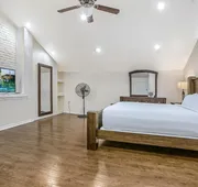 Modern 4BR Penthouse in Downtown by Hosteeva hotel detail image 5