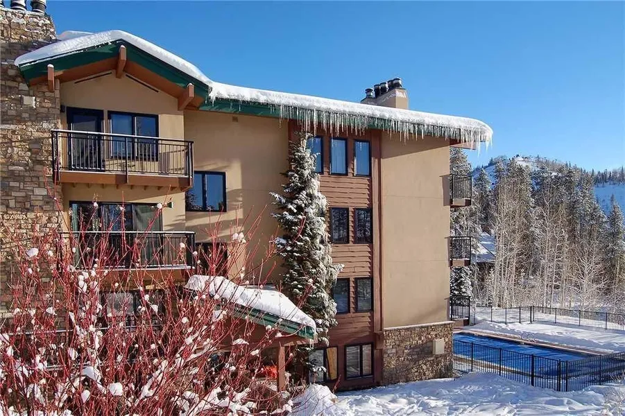 Scandinavian Lodge And Condominiums by Pioneer Ridge Mgmt hotel detail image 2