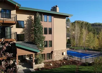 Scandinavian Lodge And Condominiums by Pioneer Ridge Mgmt hotel thumbnail 3