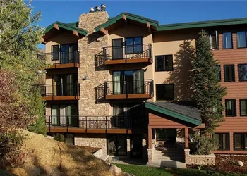 Scandinavian Lodge And Condominiums by Pioneer Ridge Mgmt hotel thumbnail 5