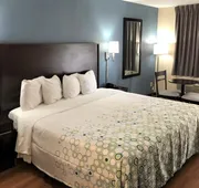 HomeTowne Studios by Red Roof Bordentown - McGuire AFB hotel detail image 7