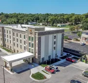 Comfort Suites Grandview - Kansas City hotel detail image 4