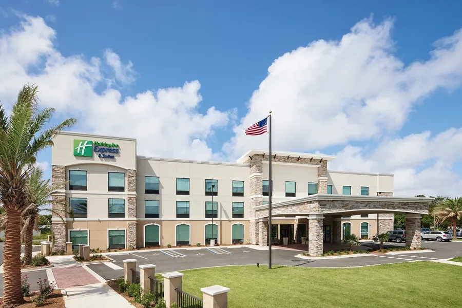 HOLIDAY INN EXPRESS & SUITES GULF BREEZE - PENSACOLA AREA by IHG hotel detail image 2