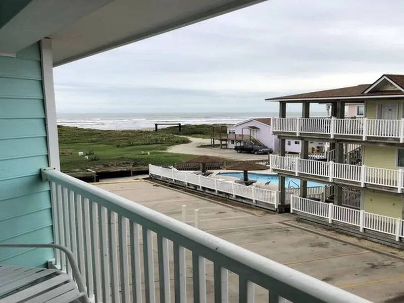 Beachgate CondoSuites and Oceanfront Resort hotel detail image 6