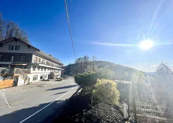 Skyline Village Inn hotel thumbnail 6