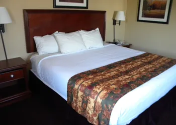 Pocahontas Inn & Suites hotel thumbnail 3