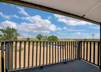 Badlands Hotel and Campground hotel thumbnail 8
