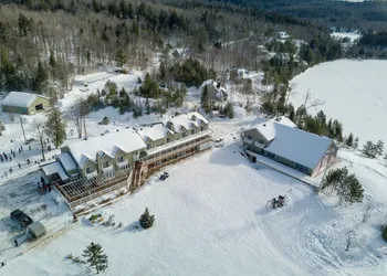 Pourvoirie du Lac Blanc hotel thumbnail 2