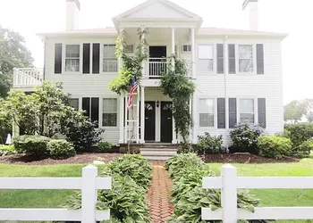 ShoreWay Acres Inn & Cape Cod Lodging hotel thumbnail 2
