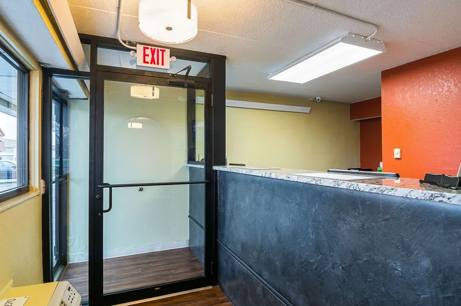 Econo Lodge South Holland - Chicago Southland hotel detail image 6