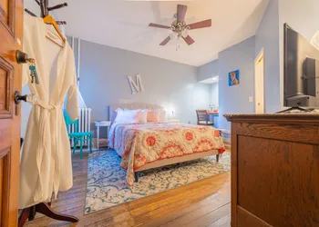 The Maid's Quarters Bed Breakfast & Tearoom hotel thumbnail 3