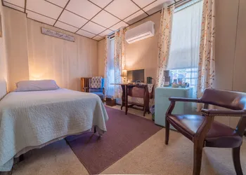 The Maid's Quarters Bed Breakfast & Tearoom hotel thumbnail 5