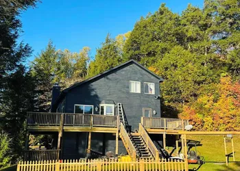 Sunny Point Resort Inn hotel thumbnail 2