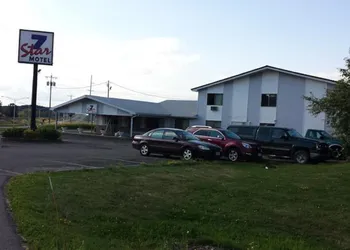 7 Star Inn hotel thumbnail 2
