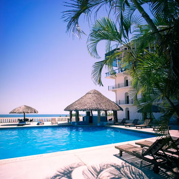 Caracol Plaza hotel detail image 2