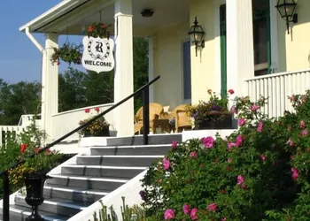 Rossmount Inn hotel thumbnail 2