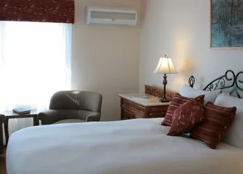 Rossmount Inn hotel thumbnail 4