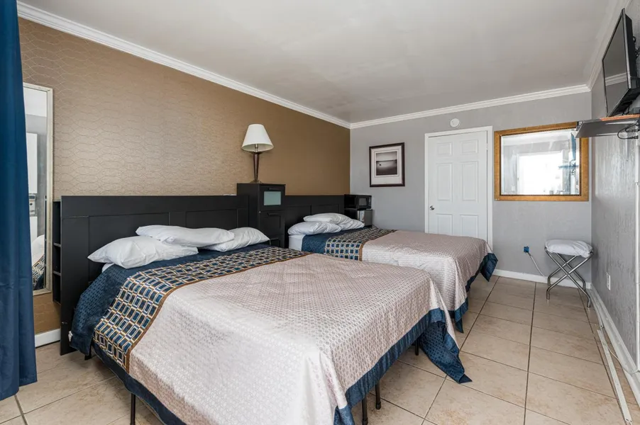 Boardwalk Hotel Charlee & Beach House Rentals hotel detail image 6