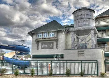 Lodge at Five Oaks Pigeon Forge - Sevierville hotel thumbnail 2