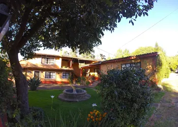 Villa Patzcuaro Garden Hotel & RV Park hotel thumbnail 2