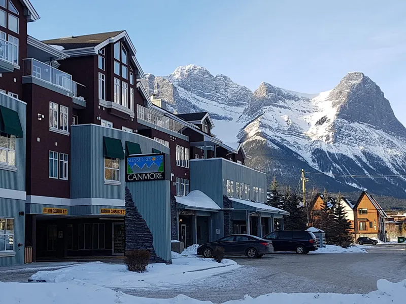 Sunset Resorts Canmore and Spa hotel detail image 2