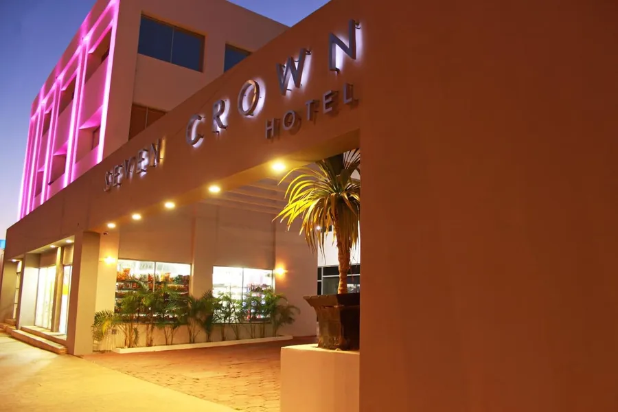 Seven Crown Express & Suites by Kavia hotel detail image 2
