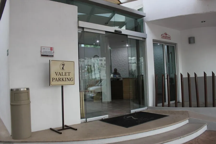 Seven Crown Express & Suites by Kavia hotel detail image 6