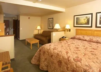 Crivitz Lodge hotel thumbnail 6