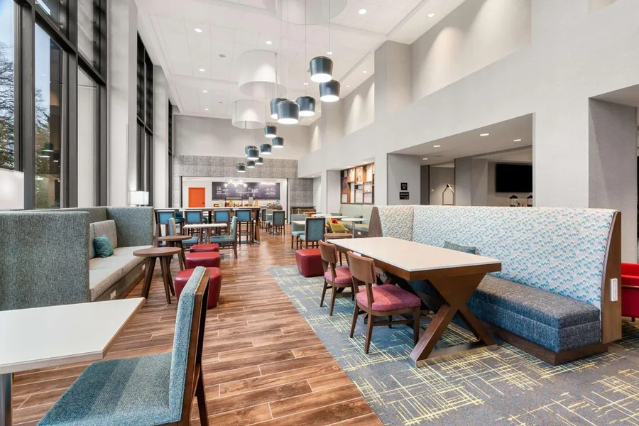 Hampton Inn & Suites Portland Tigard hotel detail image 6