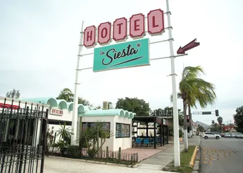 Hotel La Siesta hotel thumbnail 2
