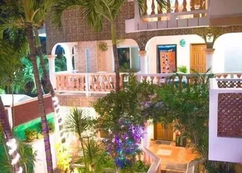 Francis Arlene - Adults Only hotel thumbnail 2