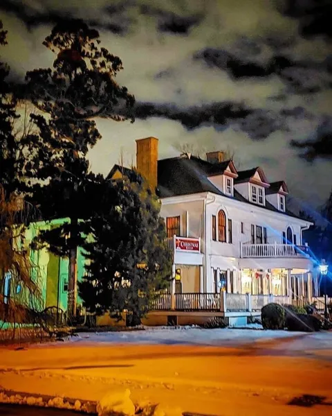 Mathis House, A Victorian Bed & Breakfast and Tea Room at 600 Main hotel detail image 2