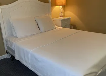 Saratoga Resort hotel thumbnail 8