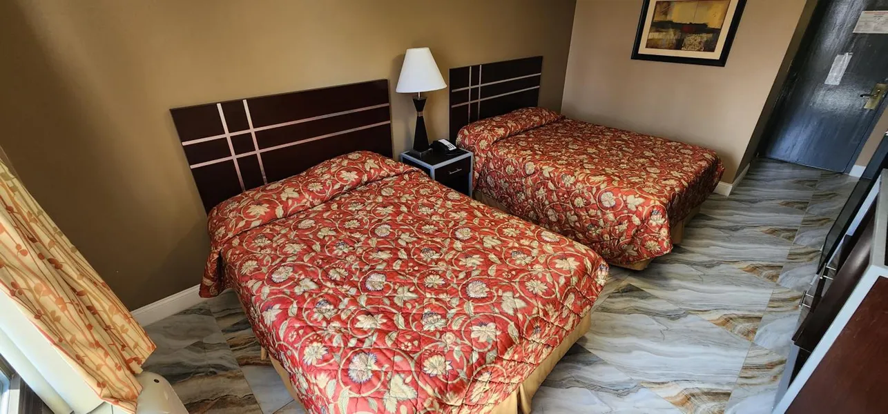 Townhouse Inn & Suites hotel detail image 2