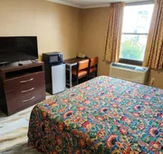 Townhouse Inn & Suites hotel detail image 4