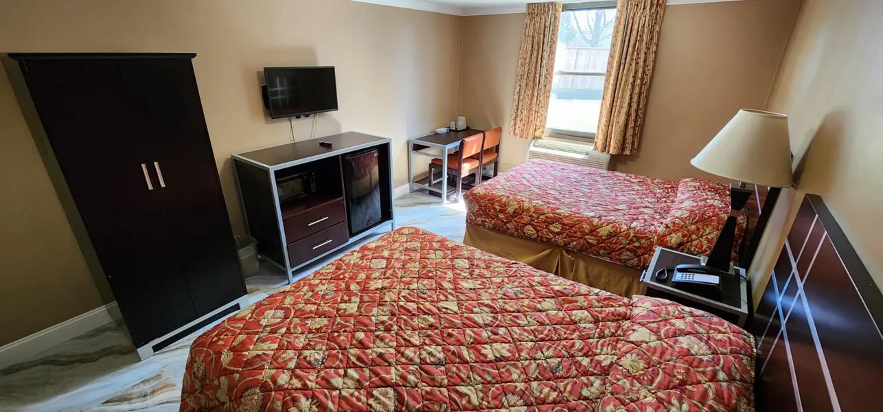 Townhouse Inn & Suites hotel detail image 6