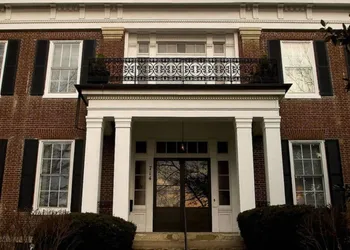 Bourbon Manor B&B hotel thumbnail 4