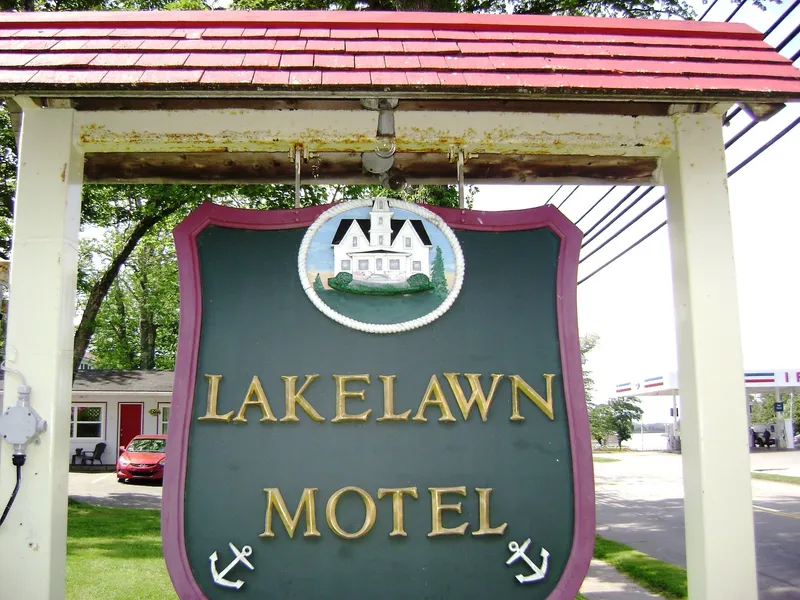 Lakelawn B&B Motel hotel detail image 6
