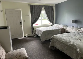 Bird Creek Motel hotel thumbnail 4