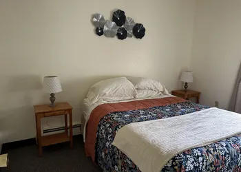 Bird Creek Motel hotel thumbnail 5