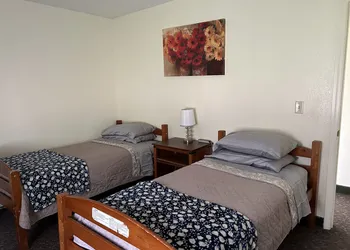 Bird Creek Motel hotel thumbnail 6